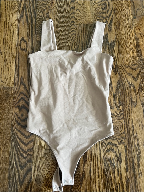 Abercrombie & Fitch Tops - Abercrombie & Fitch Cream Scoop Neck Bodysuit